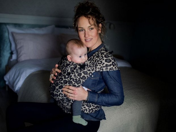 Draagdoek of draagzak huren